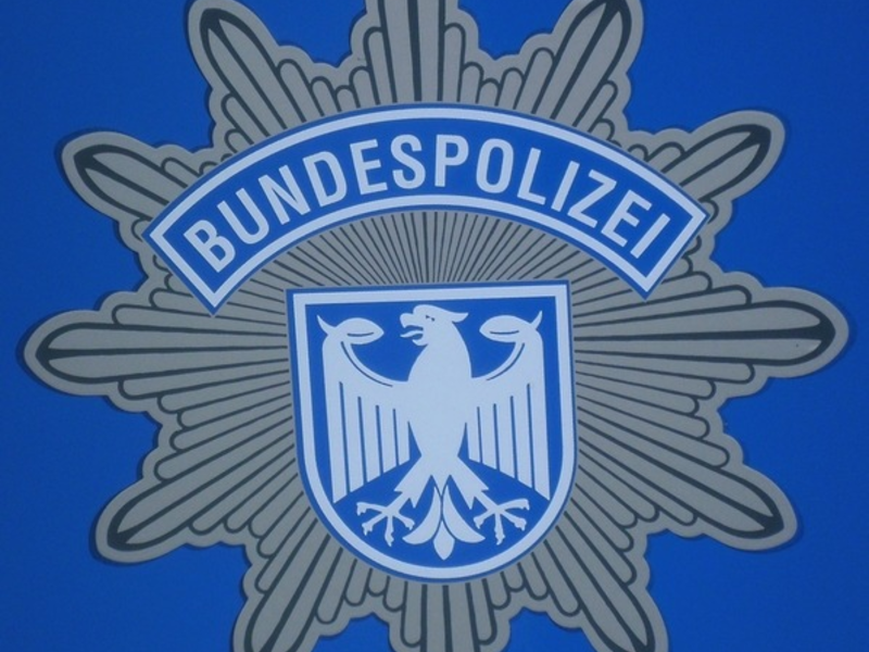Bundespolizeidirektion München: Erfolgreiche Wiederbelebung - Foto: presseportal.de