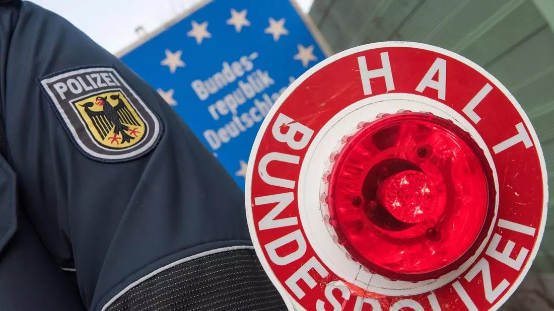 BPOL NRW: Fahndungserfolg der Bundespolizei am Airport Weeze; 45-Jähriger wurde mit Haftbefehl gesucht - Bild: presseportal.de