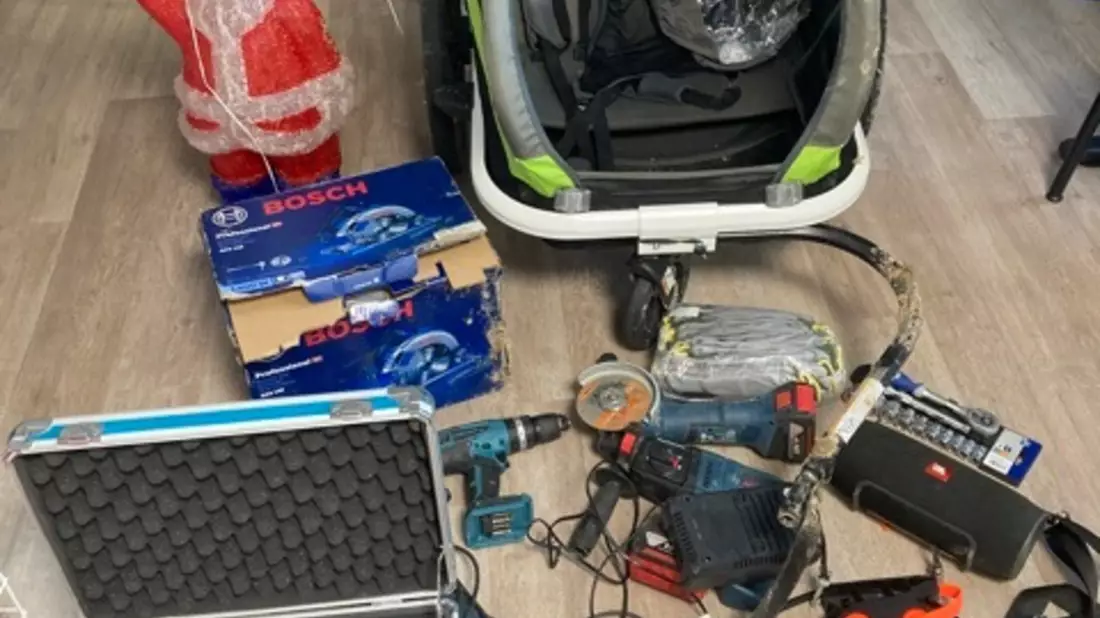 POL-D: Stadtmitte - Zivilfahnder nehmen Ladendiebe auf frischer Tat fest - Beute an Modegeschäft übergeben - Bild: presseportal.de