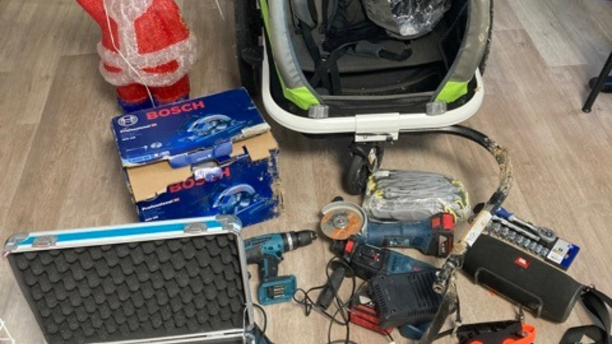 POL-D: Stadtmitte - Zivilfahnder nehmen Ladendiebe auf frischer Tat fest - Beute an Modegeschäft übergeben - Foto: presseportal.de