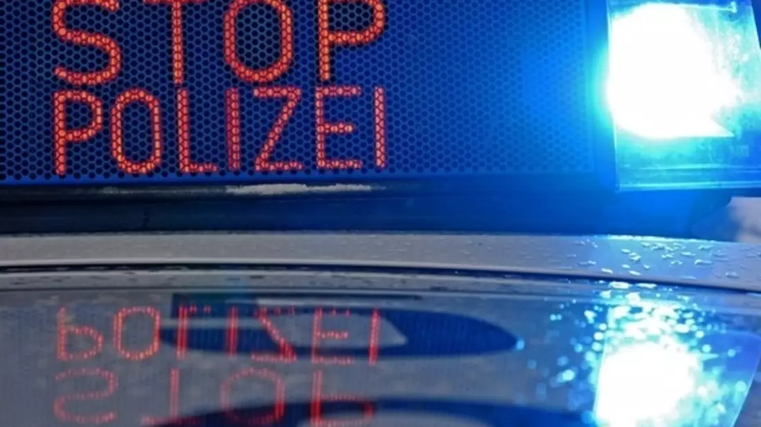 Bundespolizeidirektion München: Festnahme von mutmaßlichen Urkundenfälschern / Georgier mit falschen Papieren müssen Land gleich wieder verlassen - Bild: presseportal.de