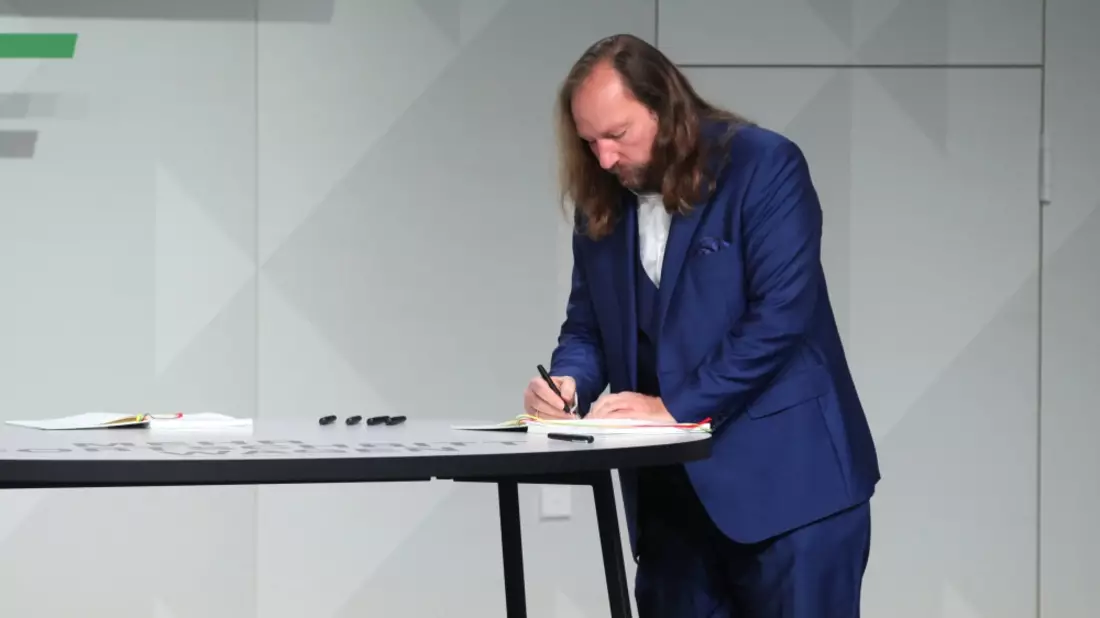 Anton Hofreiter unterzeichnet des Koalitionsvertrag am 7.12.21 - Bild: ?ber dts Nachrichtenagentur