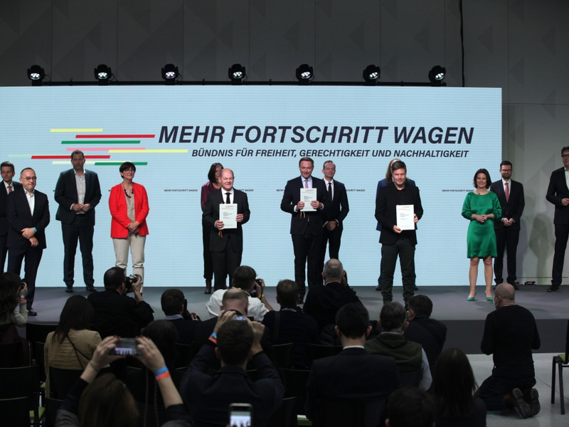 Unterschrift des Ampel-Koalitionsvertrags am 7.12.21 - Foto: ?ber dts Nachrichtenagentur