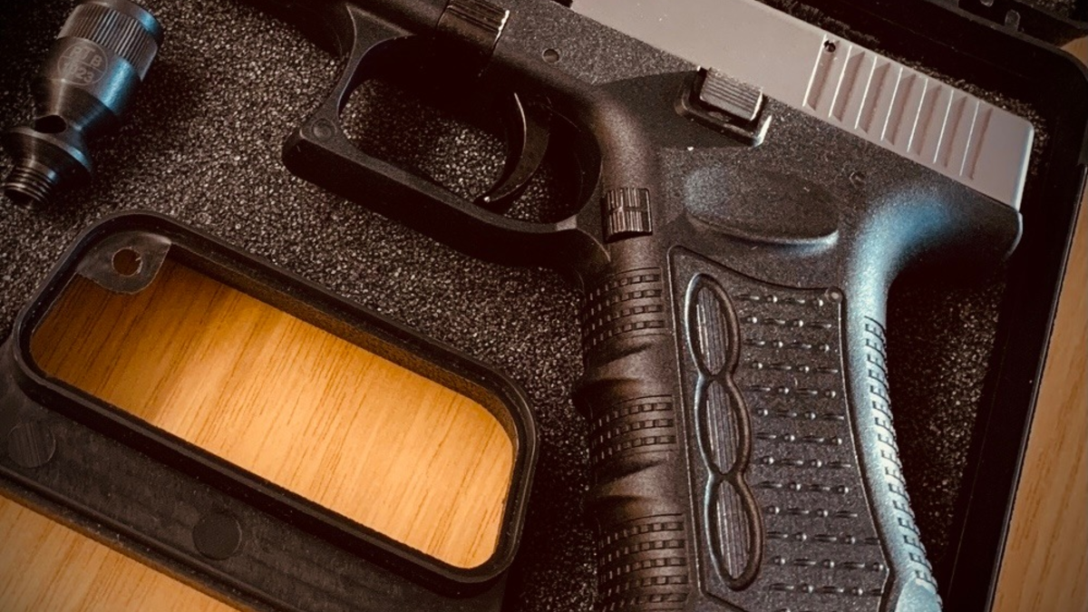 BPOL NRW: Schreckschusspistole im Handgepäck - Bundespolizei stellt Waffe bei Luftsicherheitskontrolle sicher - Foto: presseportal.de