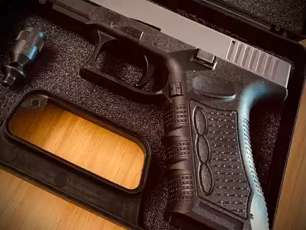 BPOL NRW: Schreckschusspistole im Handgepäck - Bundespolizei stellt Waffe bei Luftsicherheitskontrolle sicher - Foto: presseportal.de