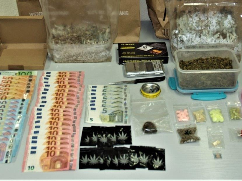 POL-E: Essen: Ermittler der BAO Aktionsplan Clan stellen Schusswaffen und Munition sicher - Foto: presseportal.de