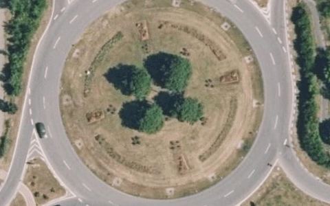 POL-PPWP: Schutzplanke bei Unfallflucht beschädigt - Foto: presseportal.de