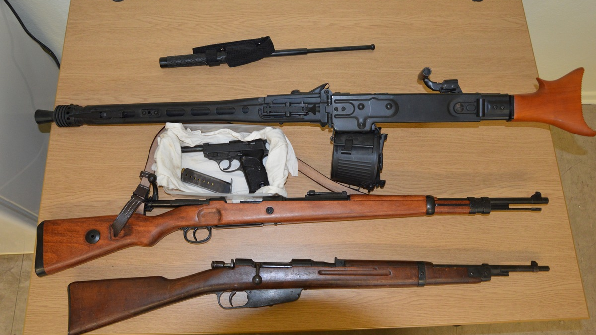 POL-ROW: ++ Staffelübergabe in der Pressestelle der Polizei - Marvin Teschke wird neuer Polizeisprecher ++ - Foto: presseportal.de