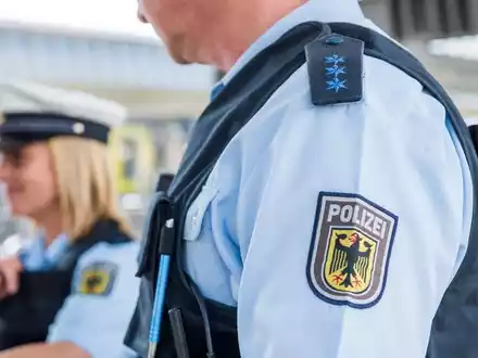 BPOL-BadBentheim: Handydieb durch Videoüberwachung identifiziert und festgenommen - Foto: presseportal.de