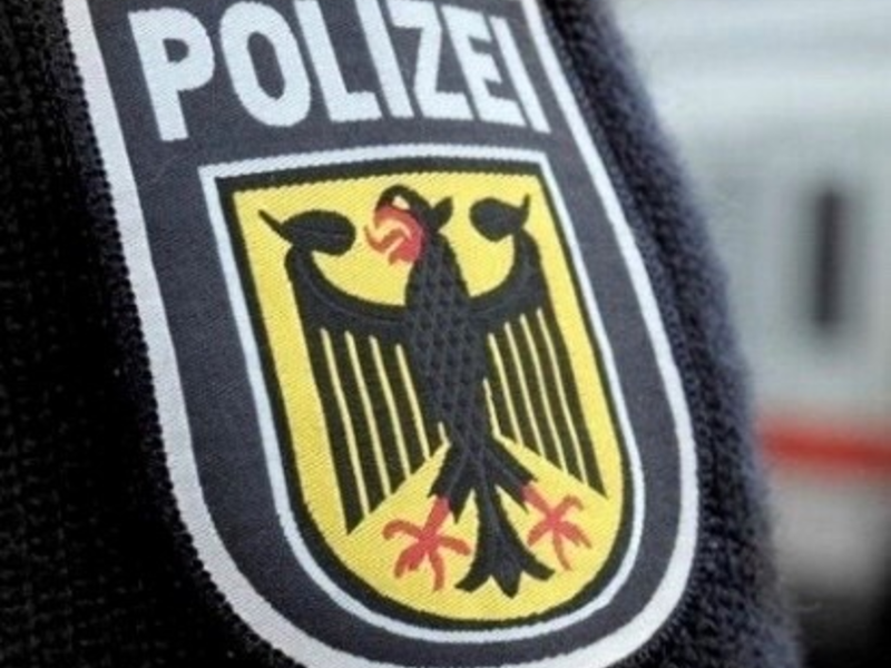 BPOL-KS: Pärchen bedroht Mann mit Messer im Zug - Foto: presseportal.de