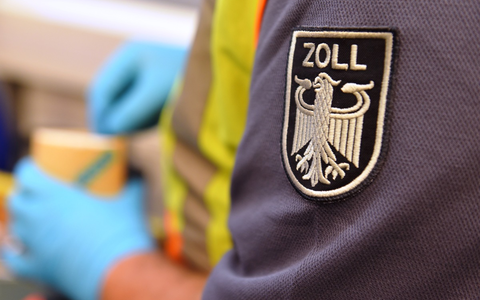 HZA-K: Das Hauptzollamt Köln zieht für 2024 Bilanz / fast fünf Milliarden Euro eingenommen - mehr als 6,5 Tonnen Drogen gefunden - Produktfälschungen im Wert von rund 22 Millionen Euro sichergestellt - Foto: presseportal.de