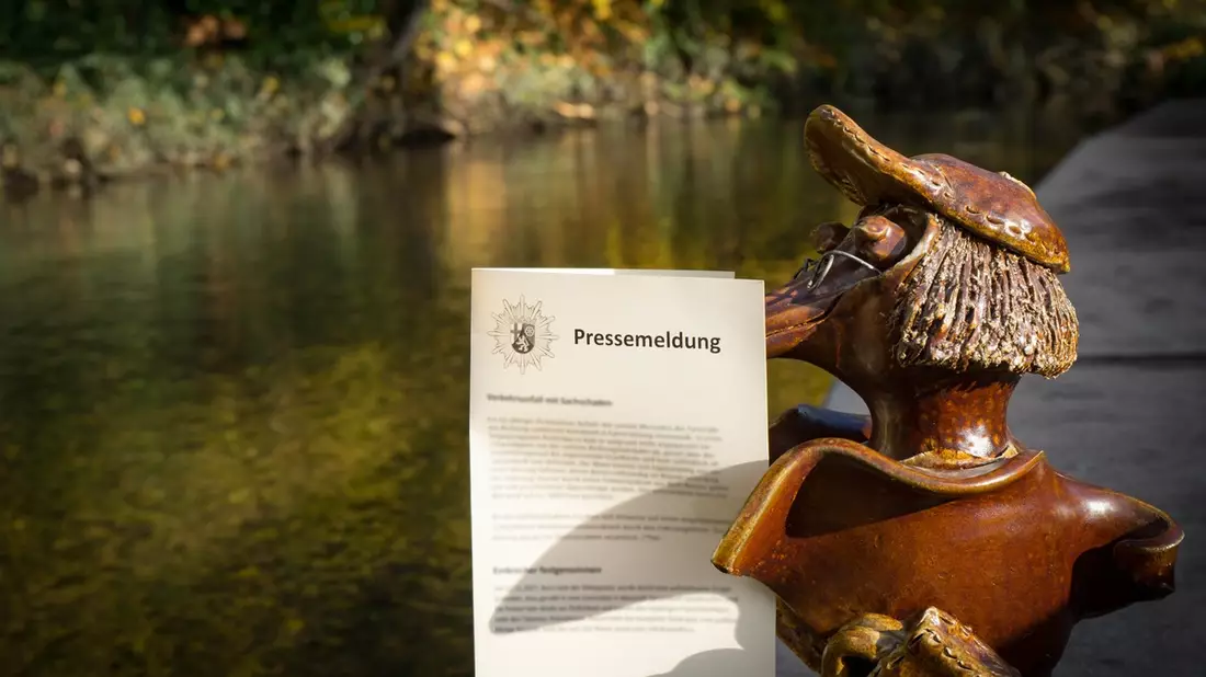 POL-PDNW: Fahrzeuge beschädigt - Bild: presseportal.de
