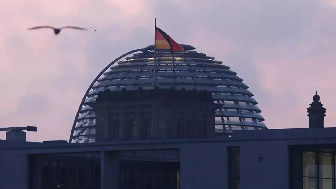Reichstagskuppel bei Sonnenaufgang - Bild: ?ber dts Nachrichtenagentur