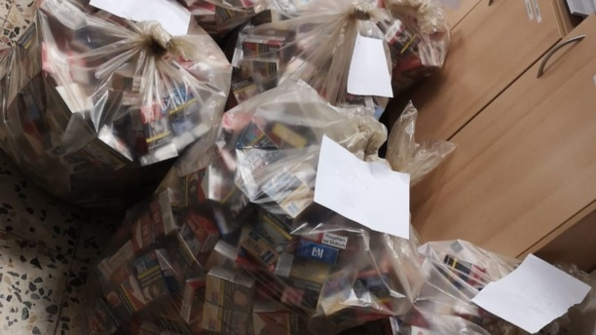 ZOLL-HH: 3,4 Millionen Euro Steuerschaden verhindert, Zollfahnder ermitteln Täterstrukturen - Foto: presseportal.de