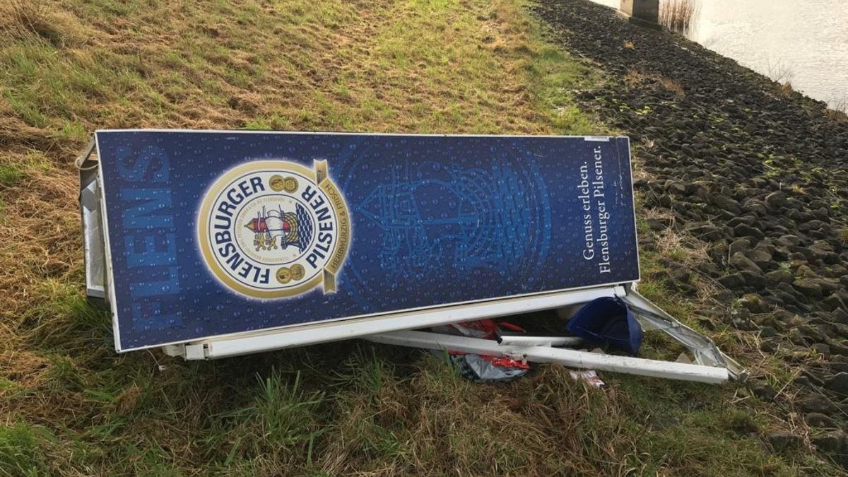 ZOLL-F: Zollfahndung und hessische Polizei heben Rauschgiftbunker aus: Hunderte Kilo Rauschgift sichergestellt, drei Männer festgenommen - Foto: presseportal.de