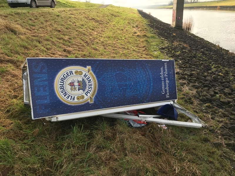 ZOLL-F: Zollfahndung und hessische Polizei heben Rauschgiftbunker aus: Hunderte Kilo Rauschgift sichergestellt, drei Männer festgenommen - Foto: presseportal.de