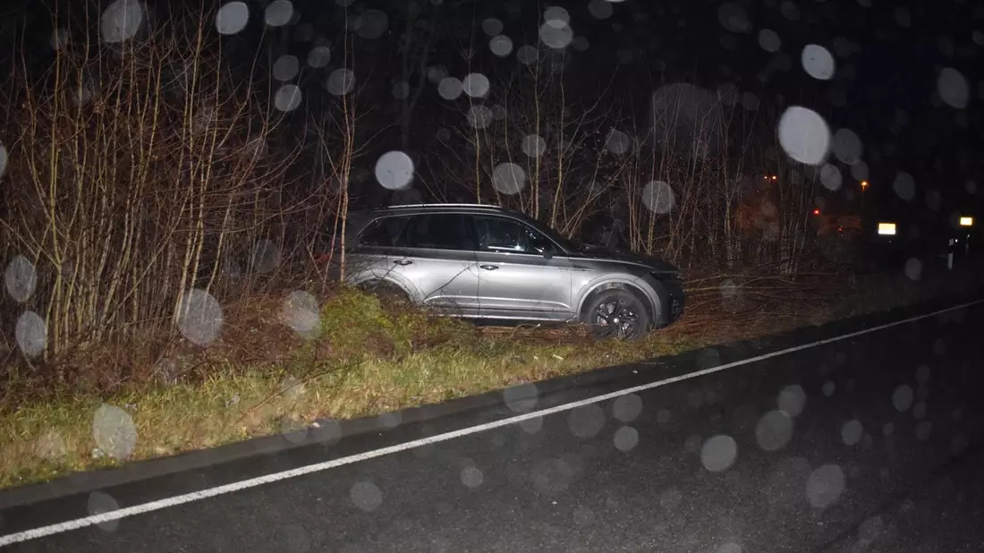 POL-HF: Verkehrsunfall auf Umgehungsstraße - Zwei Personen leicht verletzt - Bild: presseportal.de