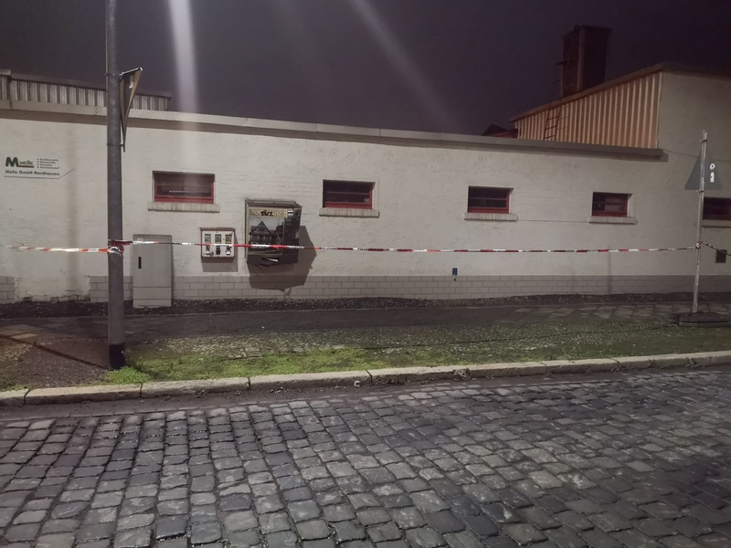 POL-WES: Rheinberg - Sprengung eines Zigarettenautomaten / Zeugen gesucht - Foto: presseportal.de