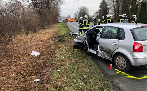 POL-OL: +++Verkehrsunfall auf A 28 - beladener Anhänger kippt während der Fahrt um+++ - Foto: presseportal.de