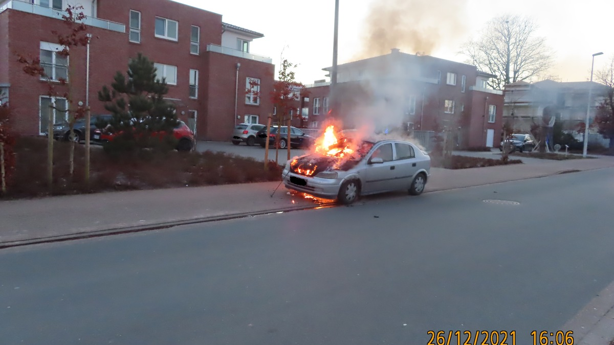 POL-GÖ: (404/2024) Brand eines PKW in Roringen - Foto: presseportal.de