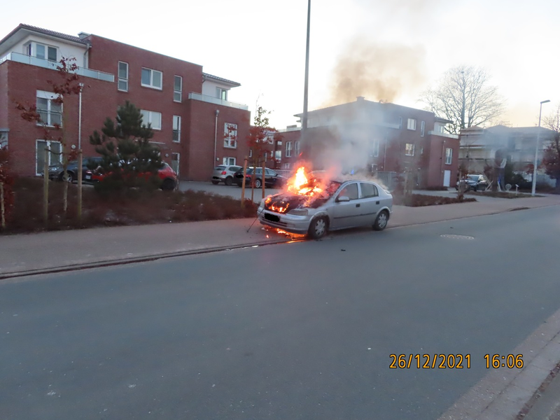 POL-UL: (HDH) Herbrechtingen - Ausgebranntes Auto / Am Sonntag rückten Einsatzkräfte zu einem brennenden Fahrzeug bei Herbrechtingen aus. - Foto: presseportal.de