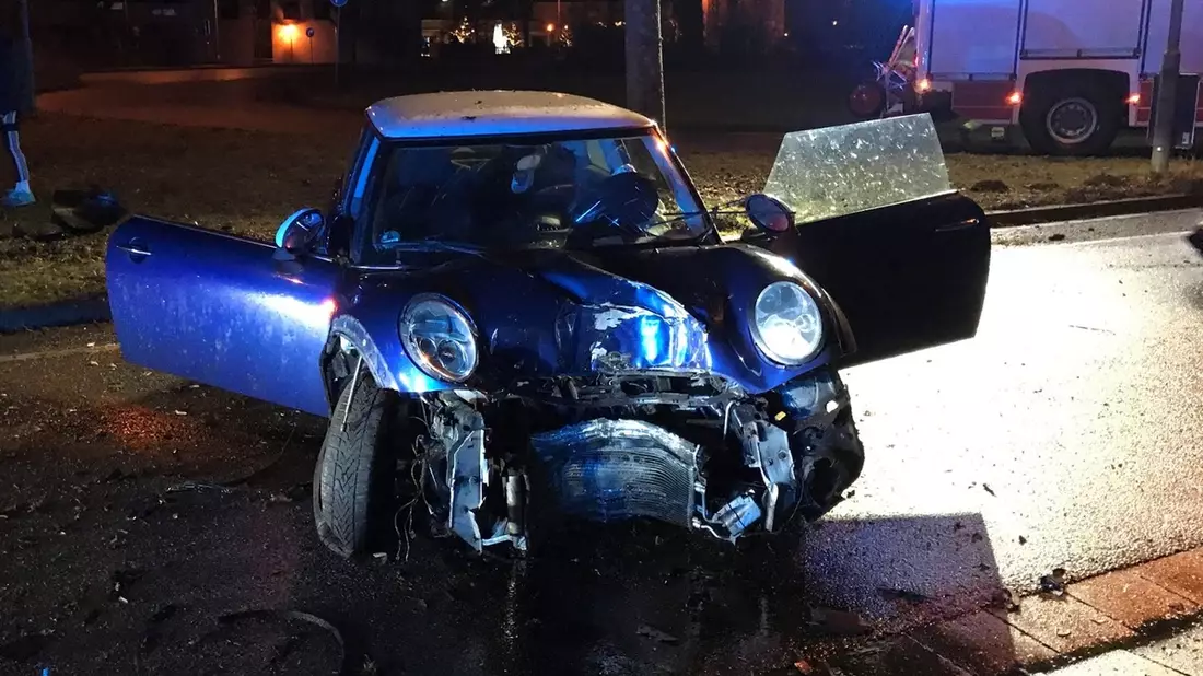 POL-PDKL: Unfall im Kreuzungsbereich: Wer hatte Rot? - Bild: presseportal.de
