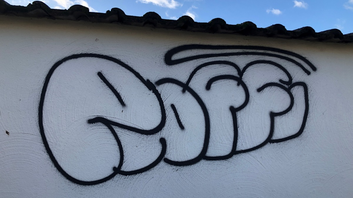 POL-PDTR: Sachbeschädigung mittels Graffiti - Zeugen gesucht! - Foto: presseportal.de