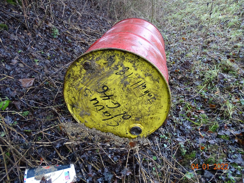 POL-VER: Illegal Altöl entsorgt - Zeugen gesucht - Foto: presseportal.de