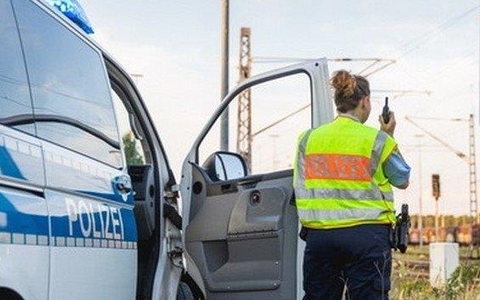 BPOL-KS: Spiel mit dem eigenen Leben - Jugendliche sorgen für Zugverspätungen - Foto: presseportal.de