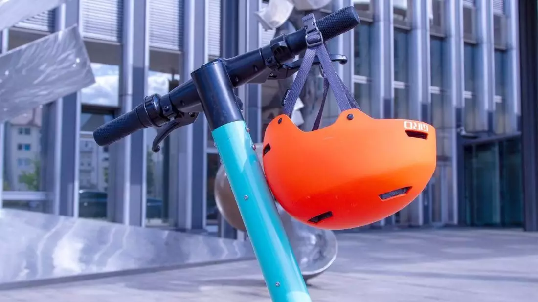BPOL-FL: Gestohlener E-Scooter dem Besitzer angeboten - Bild: presseportal.de