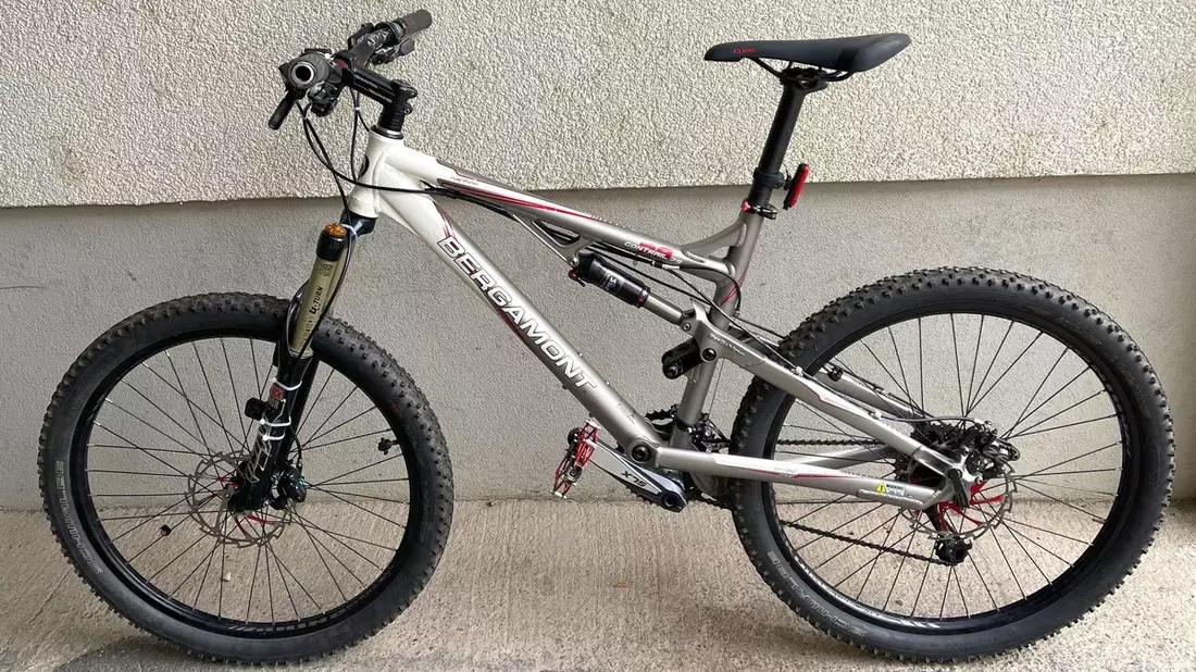 POL-GÖ: (521/2023) Versuchter Fahrraddiebstahl - Zeuge beobachtet Tatgeschehen und verständigt die Polizei, Geschädigter gesucht - Bild: presseportal.de