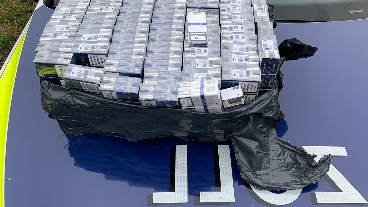 HZA-A: Circa 75.000 Zigaretten in LKW-Auflieger versteckt - Foto: presseportal.de