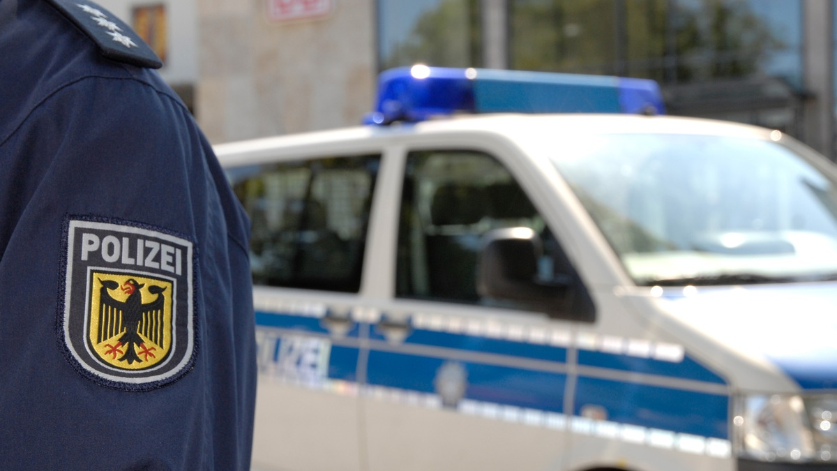 Bundespolizeidirektion München: Libyern und Chinesen die Einreise verweigert / Bundespolizei ermittelt wegen offenkundigen Einschleusens von zwei Migrantengruppen - Foto: presseportal.de