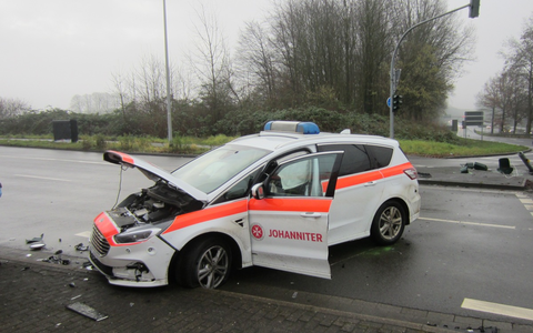 FW-SE: Dachstuhlbrand eines Reetdachhauses in Kaltenkirchen - Foto: presseportal.de