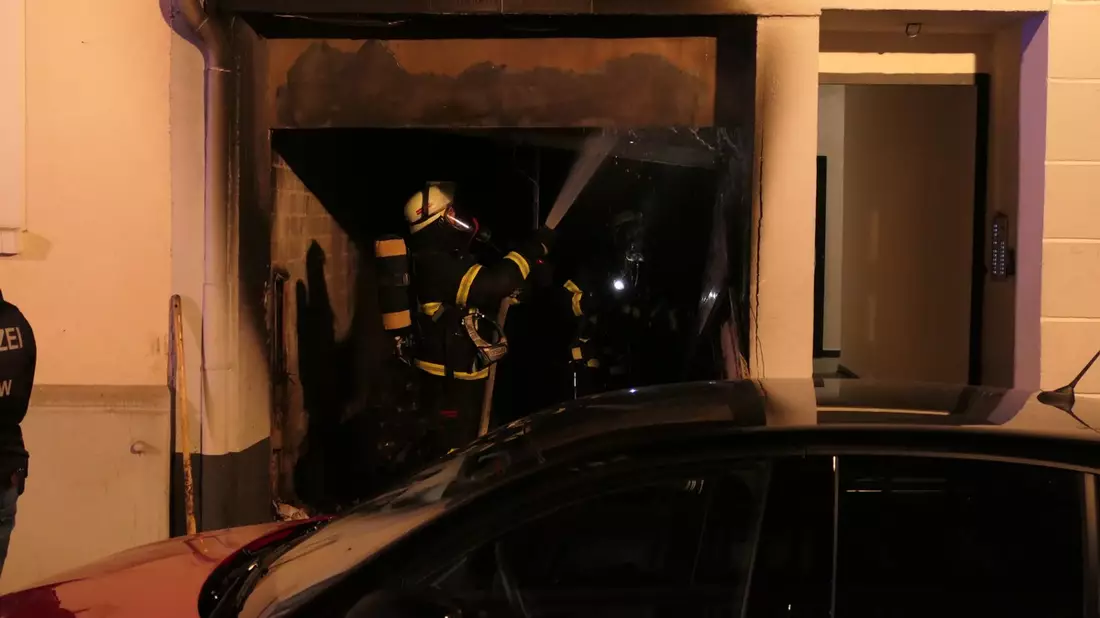 FW-KLE: Aufwendige Einsatzübung in Bedburg-Hau: Feuer in einer Gemeinschaftsunterkunft - Bild: presseportal.de
