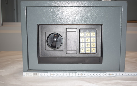 POL-D: Riegel vor! - Keine Chance für Einbrecherinnen - Frauen flüchten vor der Polizei - Verkehrsunfälle verursacht - Festnahmen - Foto: presseportal.de