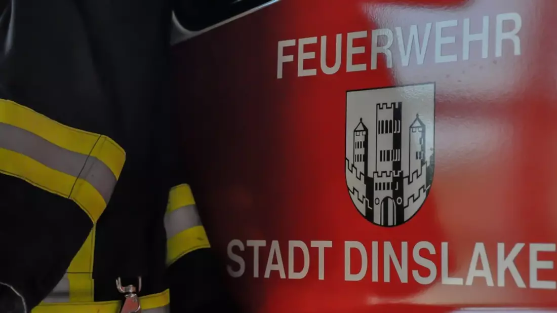 FW Dinslaken: Ausgelöste Brandmeldeanlage in Eissporthalle - Bild: presseportal.de