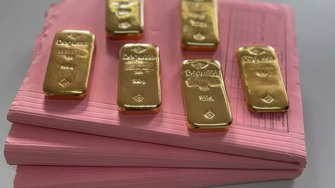 HZA-SI: Goldiges zu Weihnachten - Zoll entdeckt Gold in der Handtasche - Bild: presseportal.de