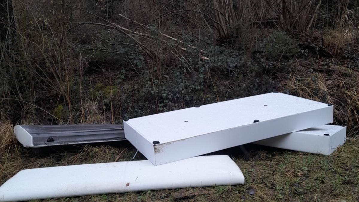 POL-WHV: Illegale Müllentsorgung - Foto: presseportal.de