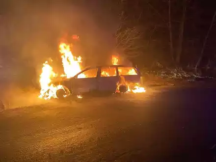 FW-EN: Fahrzeugbrand auf Dortmunder Landstraße - Foto: presseportal.de