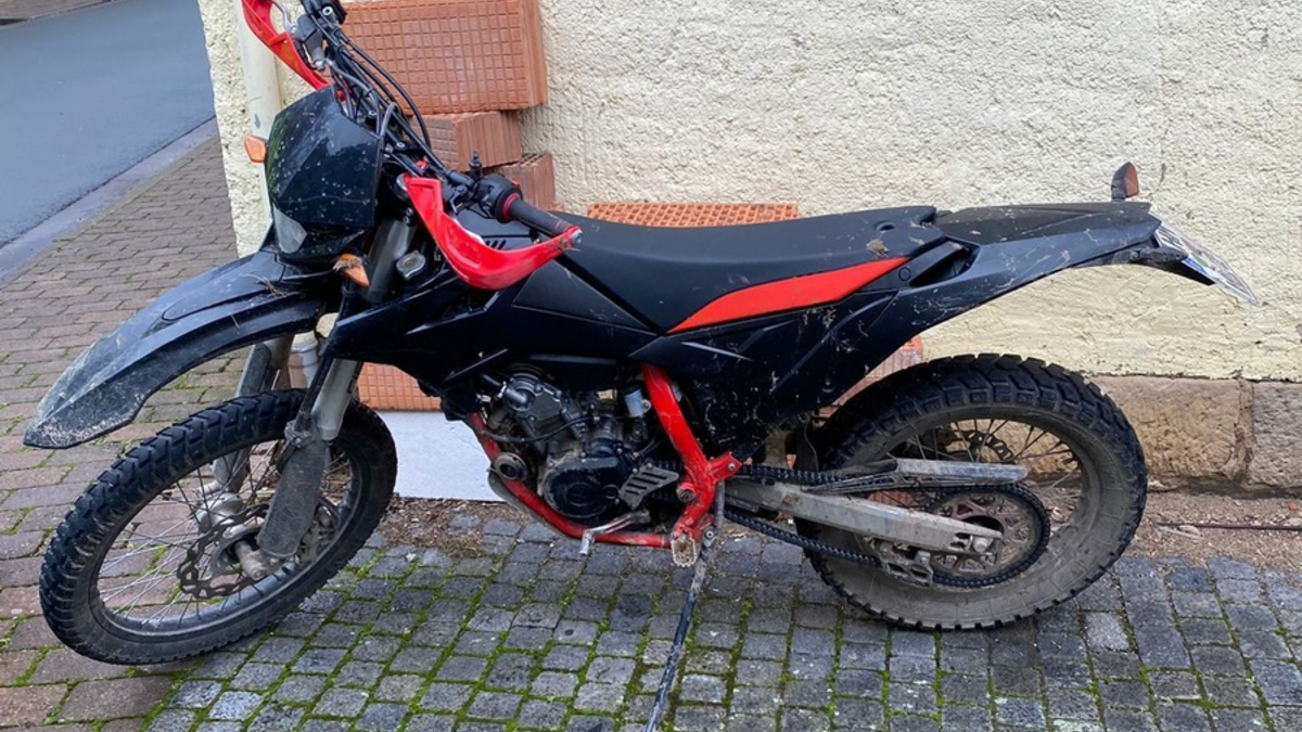 POL-MI: Motorrad und Pkw kollidieren - Foto: presseportal.de