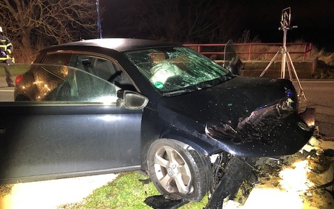 POL-ROW: ++ Zeugen gesucht: Handy-Diebstahl in Döner-Imbiss in Sittensen ++ 19-jähriger verunfallt auf der B75 und überschlägt sich ++ - Foto: presseportal.de