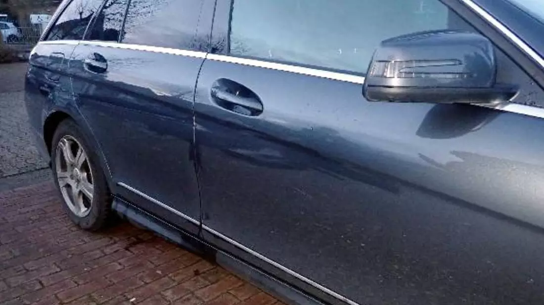 POL-ROW: ++ Radfahrer übersehen ++ Unfallflucht im Alpershausener Weg - Polizei sucht Zeugen ++ Vandalismus an der Bushaltestelle - Polizei bittet um Hinweise ++ Fahrzeugteile vom Auflieger gestohlen ++ - Bild: presseportal.de