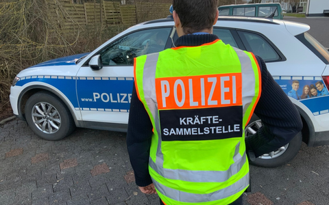 POL-NE: Fundstück nach dem Schützenfest: Wem gehört dieses Holzgewehr? - Foto: presseportal.de