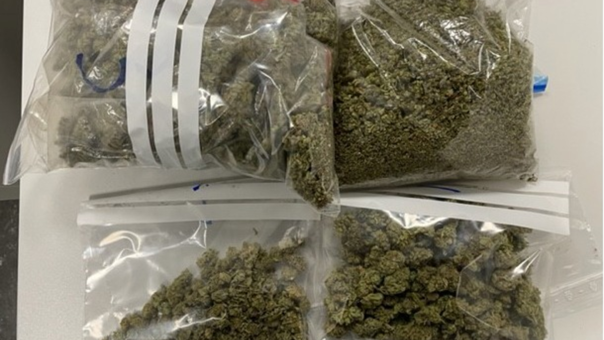 POL-E: Essen / Mülheim an der Ruhr: Verkehrsverstoß führt zu Drogenfund - drei Tatverdächtige festgenommen - Foto: presseportal.de