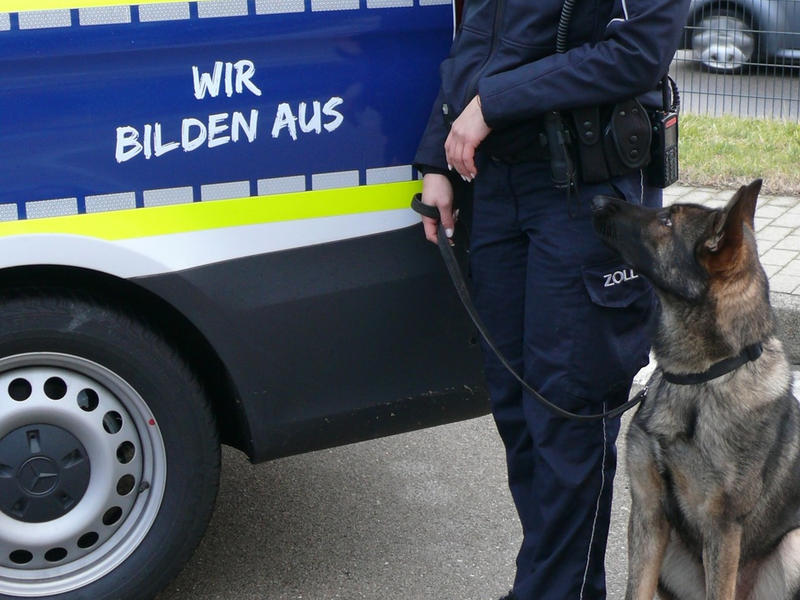 HZA-LÖ: Ausbildungs- und Studienberatung des Zolls hält Einzug in den STADTRAUM Offenburg Pop-up-Store vom 28. Juli bis 2. August geöffnet - Foto: presseportal.de