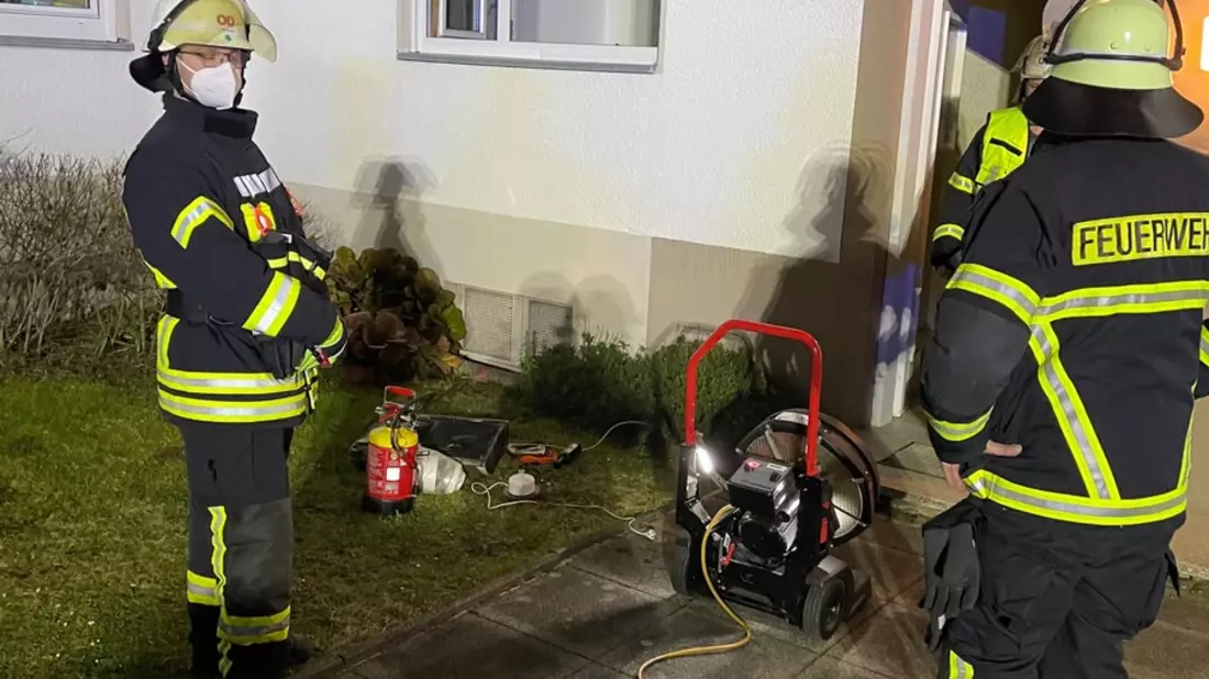 FW Stuttgart: Entenfamilie von Feuerwehr gerettet - Bild: presseportal.de