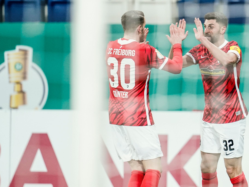 Hatte einen schweren Stand: SC-Mittelstürmer Michael Gregoritsch (r). - Foto: Uwe Anspach/dpa