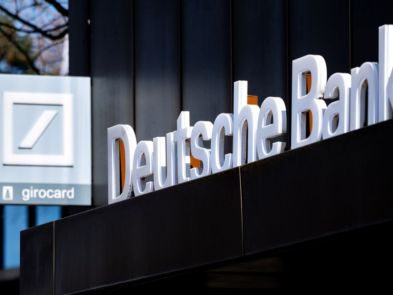 Das Angebot hiesiger Banken an Finanzierungen ist nach Angaben des Bundesverbands deutscher Banken größer als die Nachfrage. - Foto: Hauke-Christian Dittrich/dpa