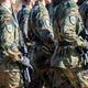 Antreten, Märsche, Schießübungen – sollten in den nächsten Jahren nicht genügend Freiwillige bei der Bundeswehr zusammenkommen, könnte auch die Wehrpflicht wiederbelebt werden. - Foto: Sina Schuldt/dpa
